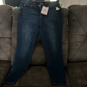 TAHARI Womens jeans size 14
